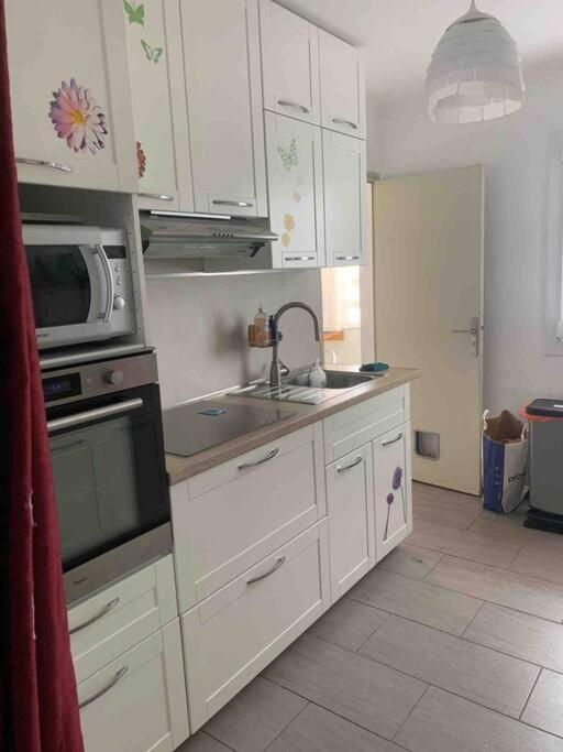 Appartement Familial En Bord De Mer ラ・セーヌ・シュル・メール エクステリア 写真