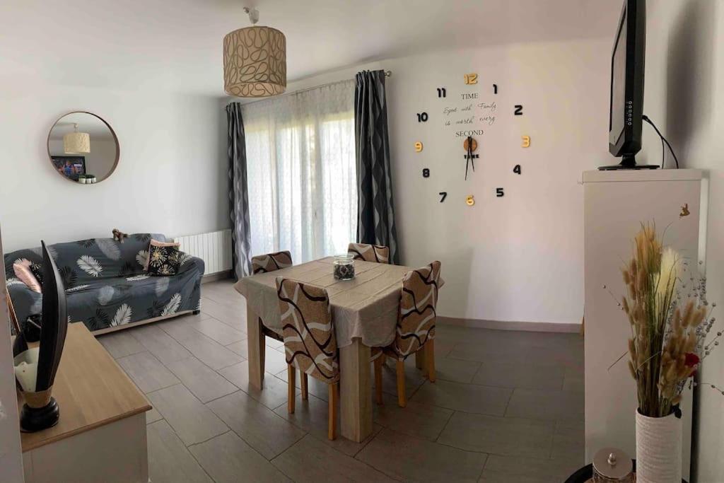Appartement Familial En Bord De Mer ラ・セーヌ・シュル・メール エクステリア 写真