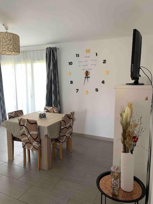 Appartement Familial En Bord De Mer ラ・セーヌ・シュル・メール エクステリア 写真